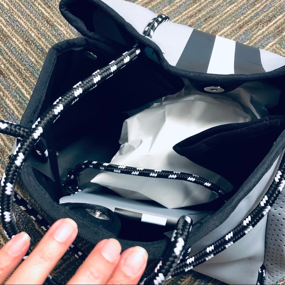 SOLD Ⓜ️ NWT Neoprene Purse & Pouch - Picture 7 of 15